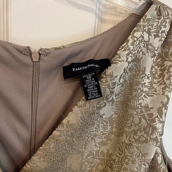 R&M Richards Gold embellished dress with jacket. Size 14 - Picture 8 of 15
